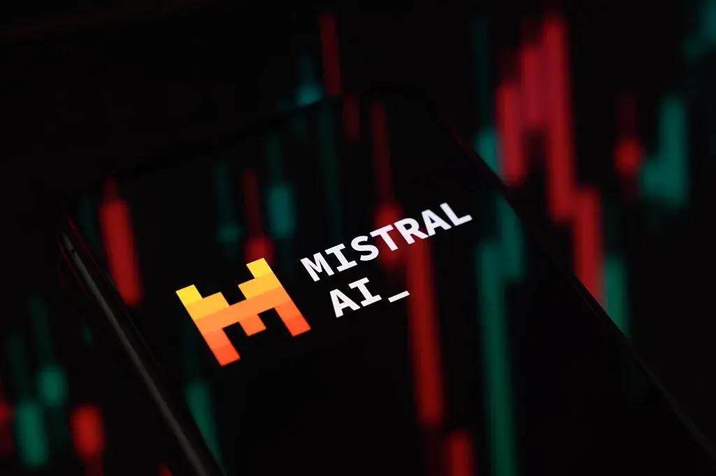 Mistral Large 4: modelul care rivalizează cu giganții AI